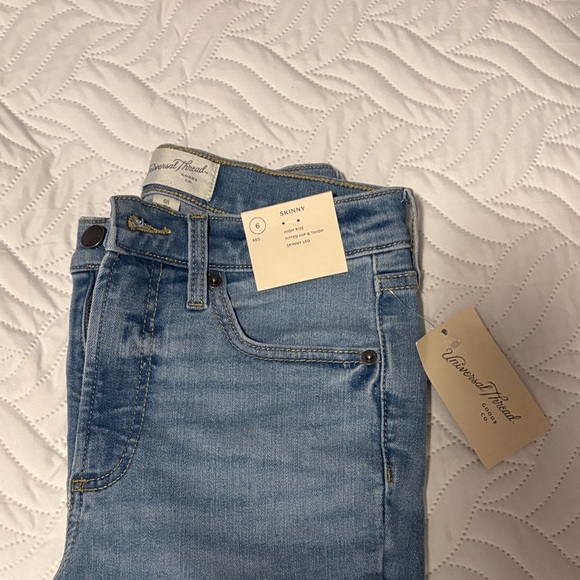 Universal Thread Light Blue Skinny Jeans - Picture 1 of 4